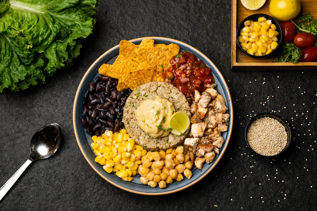 Chicken rice bowl with vegetables